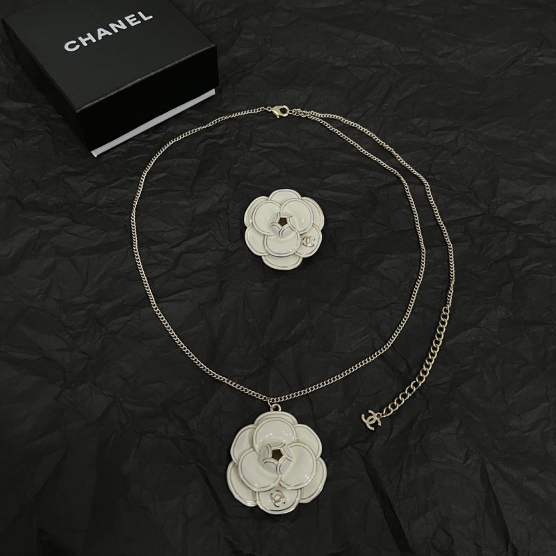 Ch**el necklaces
